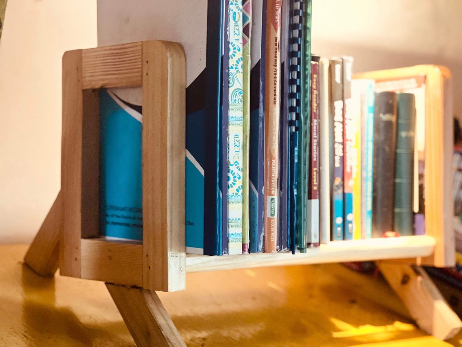Table Book Shelf 001